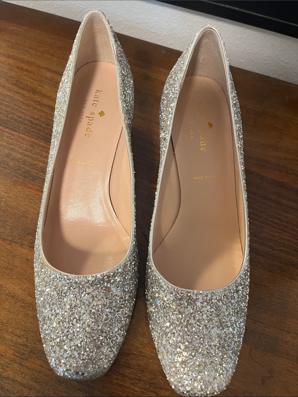 kate spade silver glitter mid-heel pumps Size 7